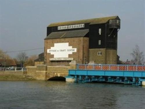 Frasers Battlesbridge Exterior photo